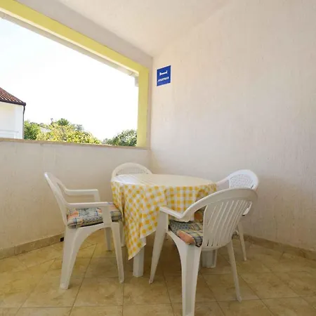Apartment In Peroj - Istrien 8465 شقة