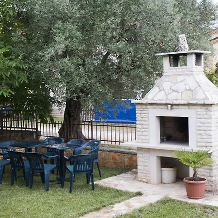 Apartment In Peroj - Istrien 8465 شقة