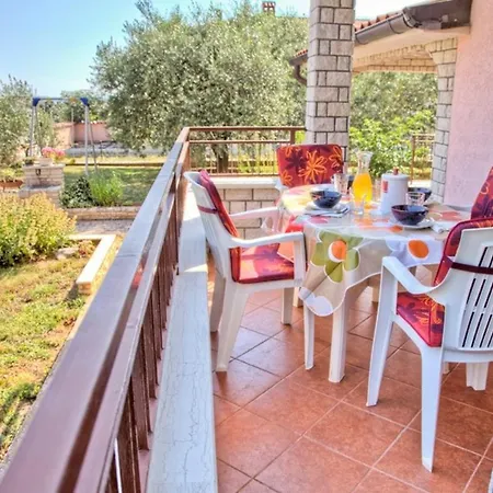 Apartment In Peroj - Istrien 8465
