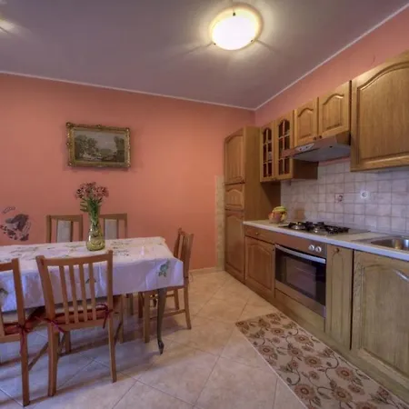 Apartment In Peroj - Istrien 8465